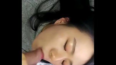 Pretty asian girl deep throat technique is too good, cannon can not help but directly mixes up