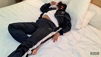 teenage college girl wakes up so mischievous at her friend&acute;s home. She got pregnant