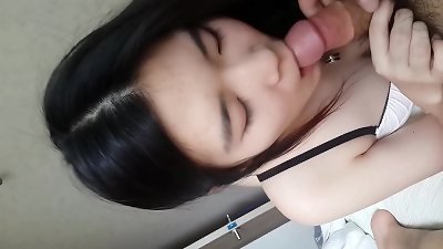 CHINA: 中国国产自拍，清纯的大学妹子穿着男朋友最喜欢的白色内衣，疯狂做爱。